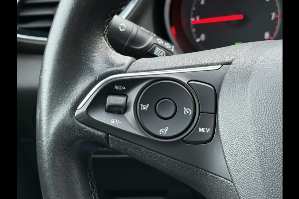 Opel Grandland X BWJ 2019 | 1.2T 131PK Bus. Executive | TREKHAAK | PANO DAK | CLIMA | NAVI | 18'' LMV | CARPLAY | SPORTSTOELEN | PDC 2X