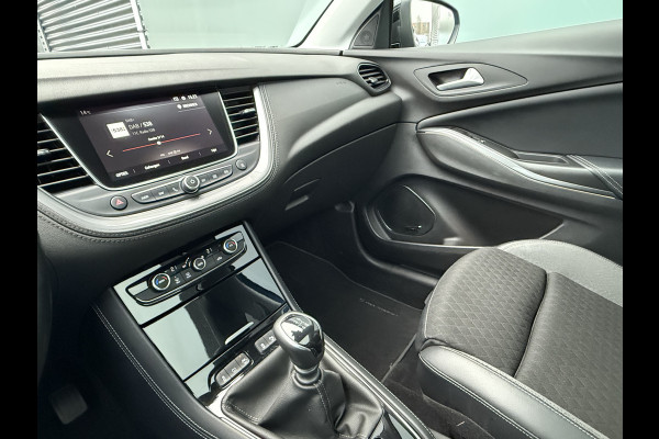 Opel Grandland X BWJ 2019 | 1.2T 131PK Bus. Executive | TREKHAAK | PANO DAK | CLIMA | NAVI | 18'' LMV | CARPLAY | SPORTSTOELEN | PDC 2X