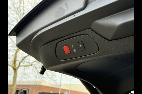 Opel Grandland X BWJ 2019 | 1.2T 131PK Bus. Executive | TREKHAAK | PANO DAK | CLIMA | NAVI | 18'' LMV | CARPLAY | SPORTSTOELEN | PDC 2X