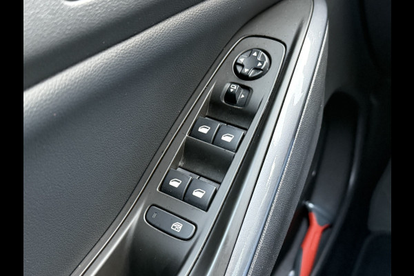 Opel Grandland X BWJ 2019 | 1.2T 131PK Bus. Executive | TREKHAAK | PANO DAK | CLIMA | NAVI | 18'' LMV | CARPLAY | SPORTSTOELEN | PDC 2X