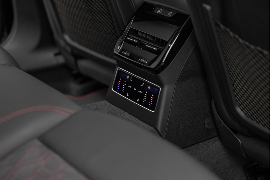 Audi A6 Avant 3.0 TFSI 367pk S-line Pano Luchtv. 4-wielsturing B&O HuD