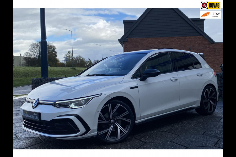 Volkswagen Golf 1.5 eTSI R-Line/ Virtual CP/ Pano/ IQ-light/ Sfeer/Cam/19"/Keyless