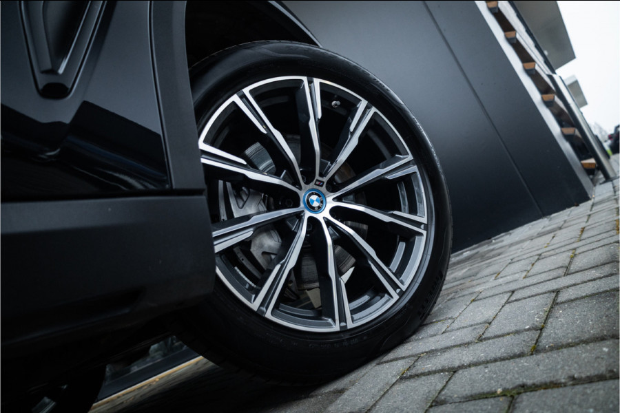 BMW X5 xDrive45e Executive - Panorama | Luchtvering | Memory | 360 Camera | M Sport Interieur