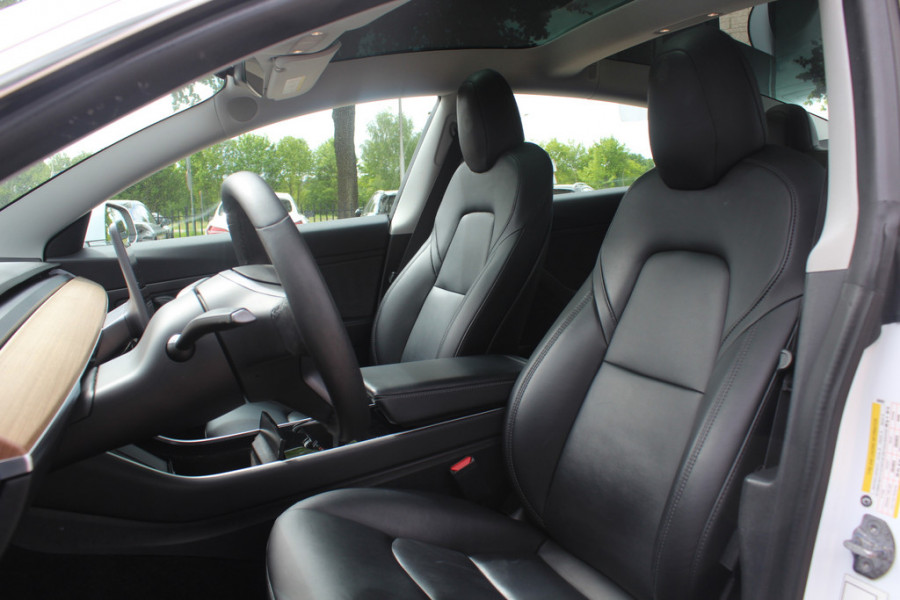 Tesla Model 3 Standard RWD Plus 60 kWh / SoH 90,8% / Autopilot / Panoramadak / Camera / Premium Audio / 18'' / Leder