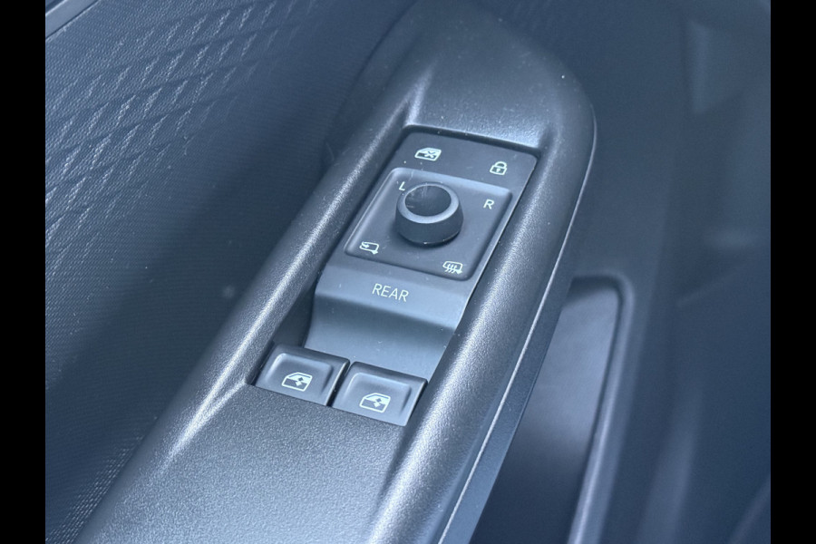 CUPRA Born BWJ 2022 | SOH 92,4% BUS Adrenaline 204PK 62 kWh | PANO DAK | CAMERA A | 19'' LMV | STOELVERW | NAVI | CLIMA | CARPLAY |