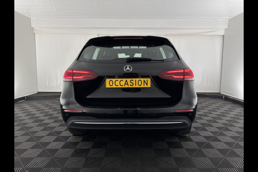 Mercedes-Benz B-Klasse 180d Launch Edition Premium Plus Aut. *PANO | LEATHER-FABRIC | FULL-LED | WIDESCREEN-DIGI-COCKPIT | CAMERA | COMFORT-SEATS | NAVI-FULLMAP | ECC | PDC | CRUISE | 17''ALU*