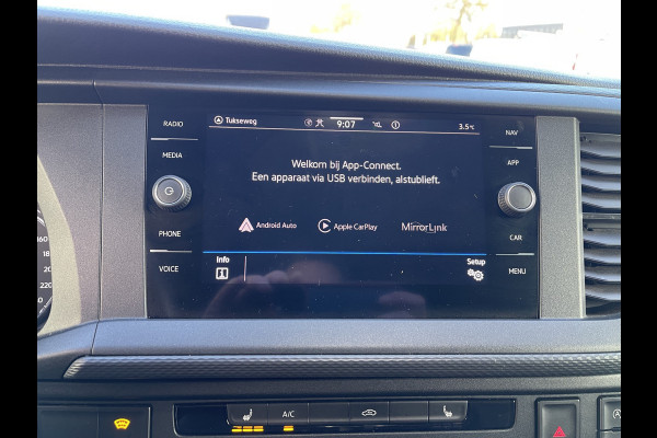 Volkswagen Transporter 2.0 TDI 150pk DSG automaat L2H1 28 / vaste prijs rijklaar € 24.950 ex btw / lease vanaf € 408 / airco / cruise / navi / euro 6 / bpm vrij / dubbele schuifdeur !