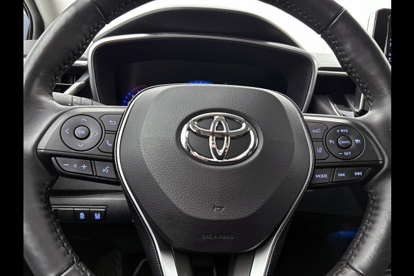 Toyota Corolla 1.8 Hybrid Executive Sedan / Leder / Navigatie / Xenon / Pdc.V+A / Airco-ecc./ Radio multimedia / Apk 03-2027