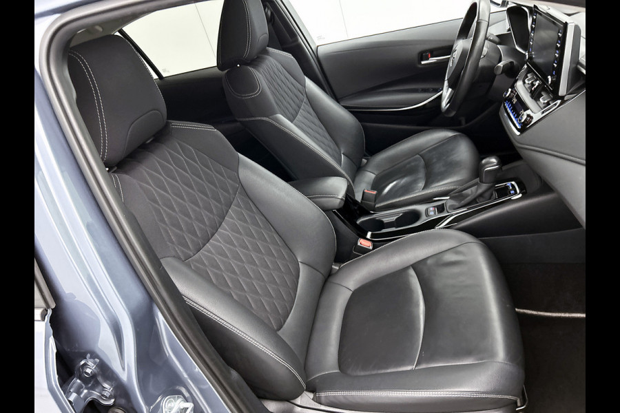 Toyota Corolla 1.8 Hybrid Executive Sedan / Leder / Navigatie / Xenon / Pdc.V+A / Airco-ecc./ Radio multimedia / Apk 03-2027