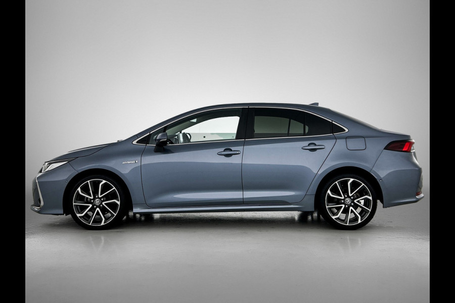 Toyota Corolla 1.8 Hybrid Executive Sedan / Leder / Navigatie / Xenon / Pdc.V+A / Airco-ecc./ Radio multimedia / Apk 03-2027