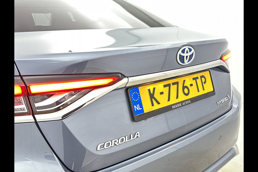 Toyota Corolla 1.8 Hybrid Executive Sedan / Leder / Navigatie / Xenon / Pdc.V+A / Airco-ecc./ Radio multimedia / Apk 03-2027