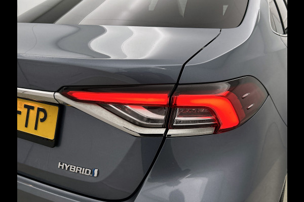 Toyota Corolla 1.8 Hybrid Executive Sedan / Leder / Navigatie / Xenon / Pdc.V+A / Airco-ecc./ Radio multimedia / Apk 03-2027