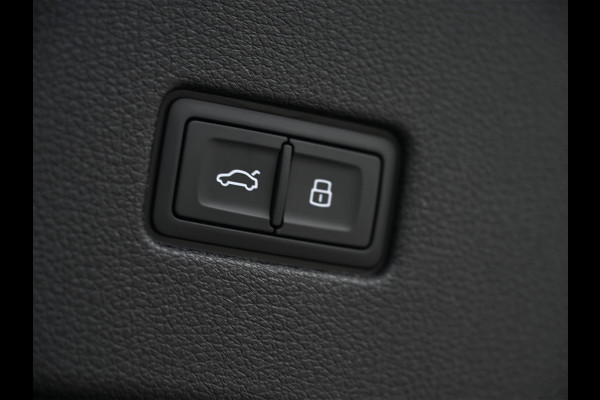 Audi Q8 60 TFSI e quattro | Audi Exclusive | B&O Advanced | S-seats met massage | Soft close | Adaptive cruise | Carbon inleg | Ambiance interieur | 360 camera | Verwarmbaar stuurwiel | Trekhaak