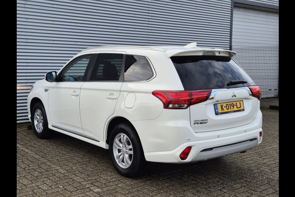 Mitsubishi Outlander 2.4 PHEV Pure Trekhaak Navi