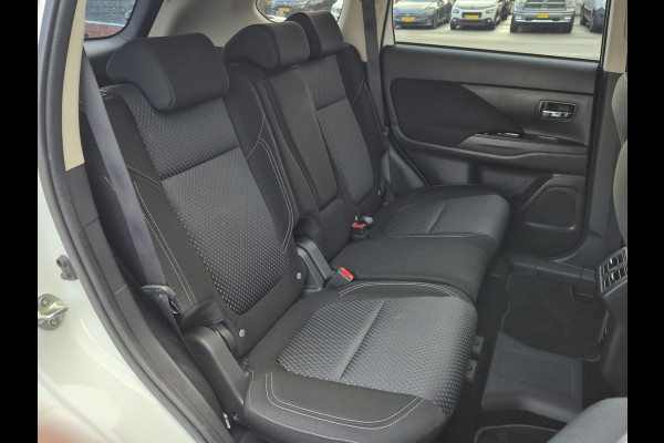 Mitsubishi Outlander 2.4 PHEV Pure Trekhaak Navi