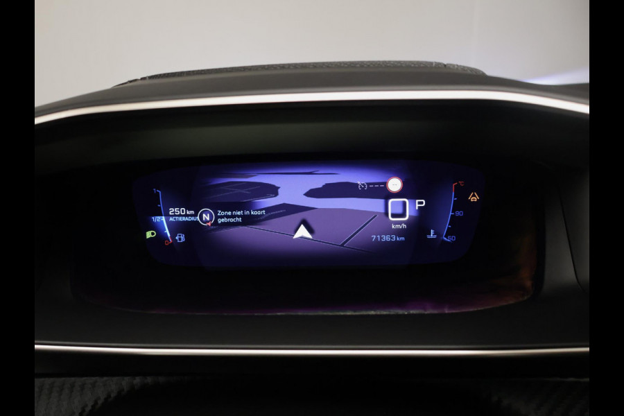 Peugeot 208 1.2 PureTech GT-line Sport (APPLE CARPLAY,NAVI,CAMERA,DIGITAL COCKPIT,CLIMATE,CRUISE,GETINT,SPORTSTOELEN,LM VELGEN)