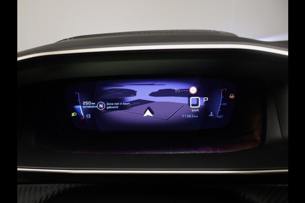 Peugeot 208 1.2 PureTech GT-line Sport (APPLE CARPLAY,NAVI,CAMERA,DIGITAL COCKPIT,CLIMATE,CRUISE,GETINT,SPORTSTOELEN,LM VELGEN)
