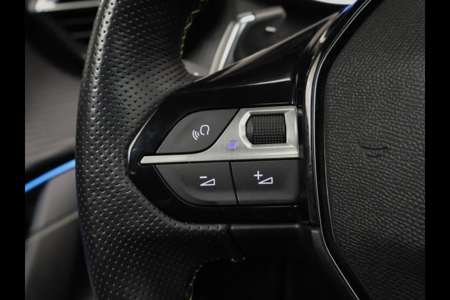 Peugeot 208 1.2 PureTech GT-line Sport (APPLE CARPLAY,NAVI,CAMERA,DIGITAL COCKPIT,CLIMATE,CRUISE,GETINT,SPORTSTOELEN,LM VELGEN)