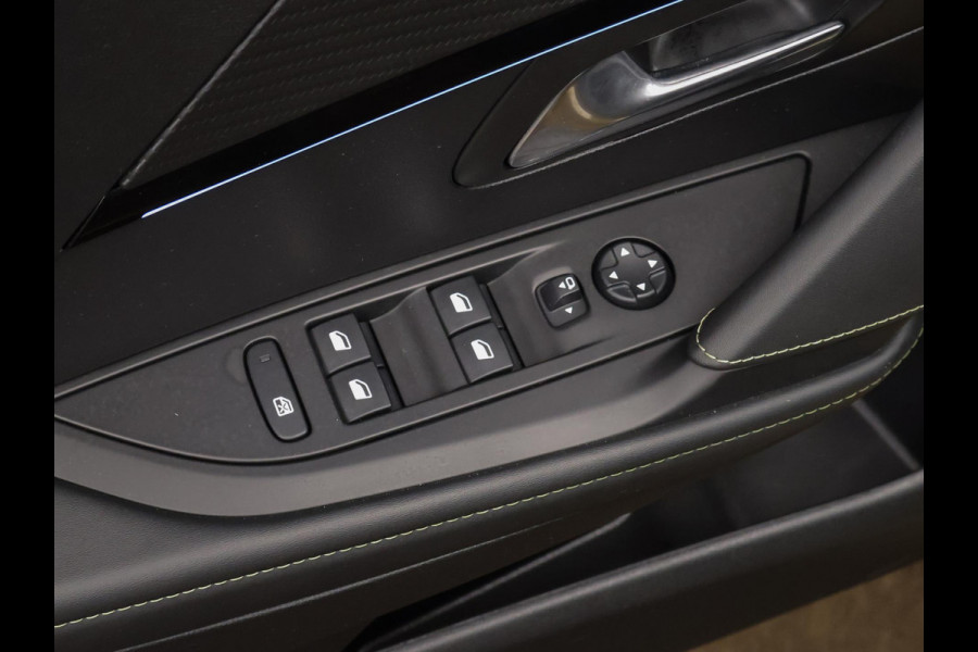 Peugeot 208 1.2 PureTech GT-line Sport (APPLE CARPLAY,NAVI,CAMERA,DIGITAL COCKPIT,CLIMATE,CRUISE,GETINT,SPORTSTOELEN,LM VELGEN)