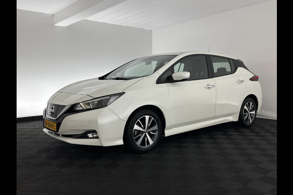 Nissan Leaf Acenta 40 kWh (INCL.BTW) Aut. *ADAPTIVE-CRUISE | KEYLESS | TOP-VIEW | NAVI-FULLMAP | BLIND-SPOT | DAB+ | COMFORTSEATS | DIGI-COCKPIT | PRIVACY-GLASS | 17"ALU*