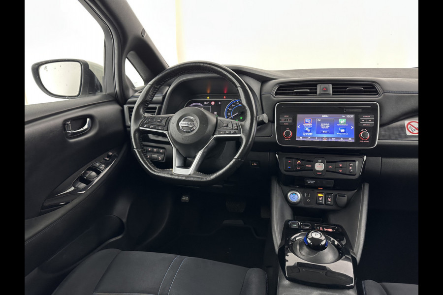 Nissan Leaf Acenta 40 kWh (INCL.BTW) Aut. *ADAPTIVE-CRUISE | KEYLESS | TOP-VIEW | NAVI-FULLMAP | BLIND-SPOT | DAB+ | COMFORTSEATS | DIGI-COCKPIT | PRIVACY-GLASS | 17"ALU*