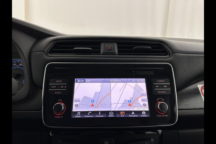 Nissan Leaf Acenta 40 kWh (INCL.BTW) Aut. *ADAPTIVE-CRUISE | KEYLESS | TOP-VIEW | NAVI-FULLMAP | BLIND-SPOT | DAB+ | COMFORTSEATS | DIGI-COCKPIT | PRIVACY-GLASS | 17"ALU*