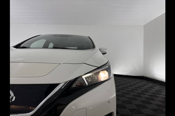 Nissan Leaf Acenta 40 kWh (INCL.BTW) Aut. *ADAPTIVE-CRUISE | KEYLESS | TOP-VIEW | NAVI-FULLMAP | BLIND-SPOT | DAB+ | COMFORTSEATS | DIGI-COCKPIT | PRIVACY-GLASS | 17"ALU*