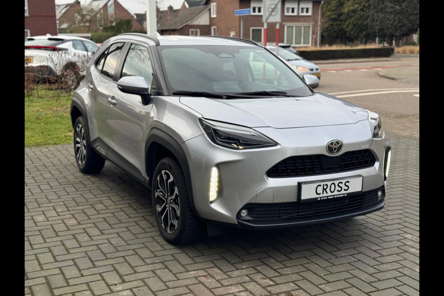 Toyota Yaris Cross 1.5 Hybrid 130PK Dynamic Plus | Winter Pack, 17 inch, Keyless, Stoel + Stuurverwarming, Privacy Glass
