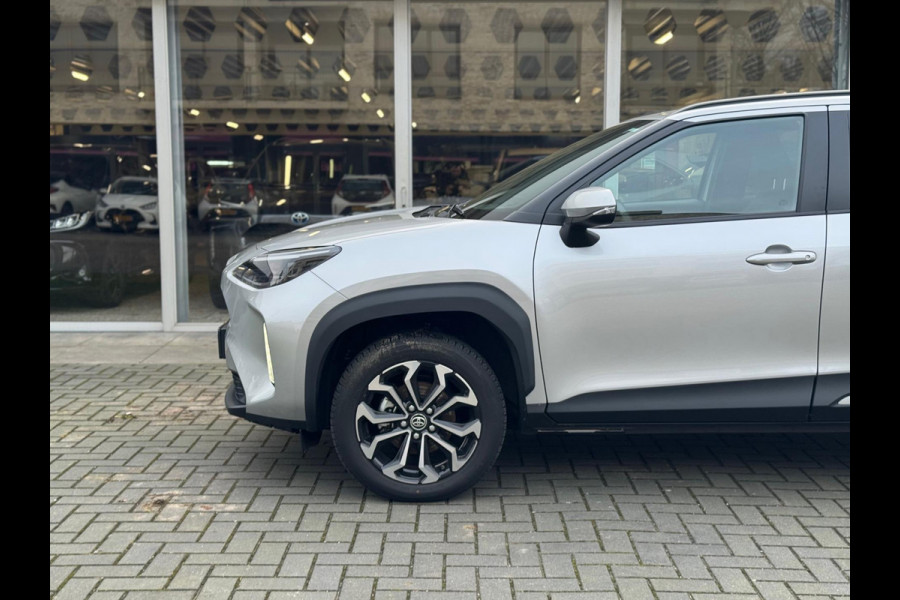 Toyota Yaris Cross 1.5 Hybrid 130PK Dynamic Plus | Winter Pack, 17 inch, Keyless, Stoel + Stuurverwarming, Privacy Glass