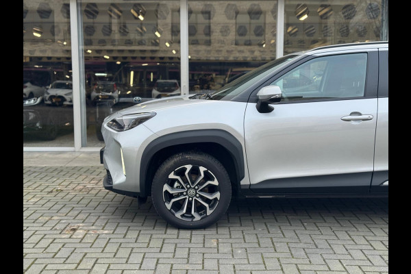 Toyota Yaris Cross 1.5 Hybrid 130PK Dynamic Plus | Winter Pack, 17 inch, Keyless, Stoel + Stuurverwarming, Privacy Glass