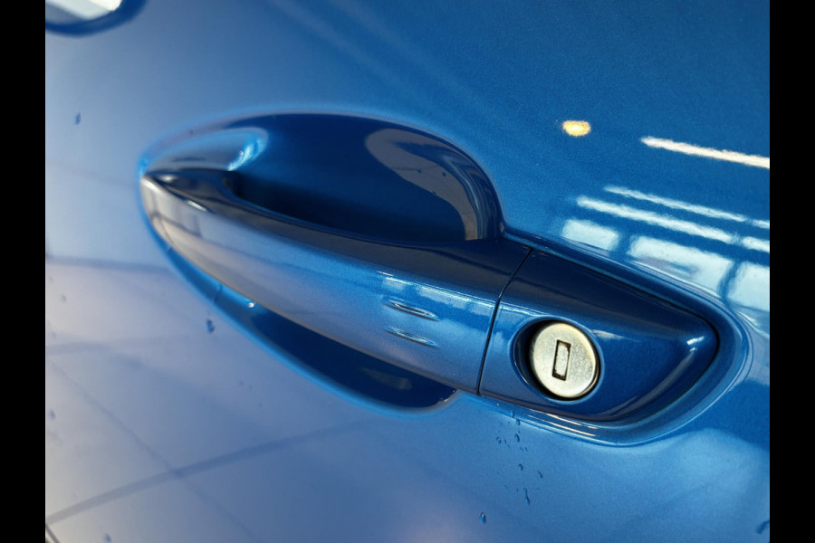 Peugeot 3008 1.2 PureTech GT Alcantara | Stoelverwarming | Navigatie | Elektrische achterklep | Dodehoekdetectie | Achteruitrijcamera