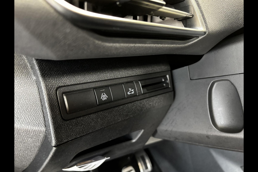 Peugeot 3008 1.2 PureTech GT Alcantara | Stoelverwarming | Navigatie | Elektrische achterklep | Dodehoekdetectie | Achteruitrijcamera