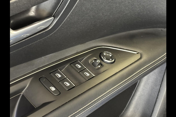 Peugeot 3008 1.2 PureTech GT Alcantara | Stoelverwarming | Navigatie | Elektrische achterklep | Dodehoekdetectie | Achteruitrijcamera