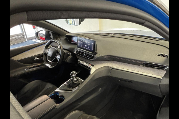 Peugeot 3008 1.2 PureTech GT Alcantara | Stoelverwarming | Navigatie | Elektrische achterklep | Dodehoekdetectie | Achteruitrijcamera