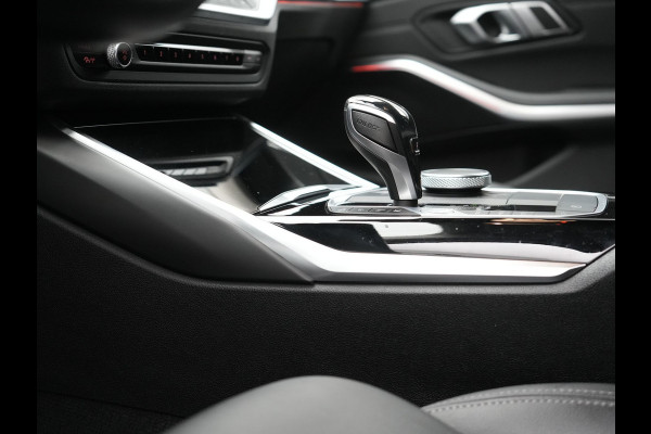 BMW 3 Serie Touring 330e Sportline Plug In Hybrid 293pk Dealer O.H Dravitgau PHEV | Trekhaak af Fabriek | Laser LED | Adaptive Cruise | 360 Camera | Head Up | 19"L.M | Keyless | BLIS |