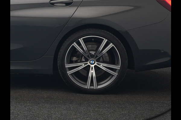 BMW 3 Serie Touring 330e Sportline Plug In Hybrid 293pk Dealer O.H Dravitgau PHEV | Trekhaak af Fabriek | Laser LED | Adaptive Cruise | 360 Camera | Head Up | 19"L.M | Keyless | BLIS |