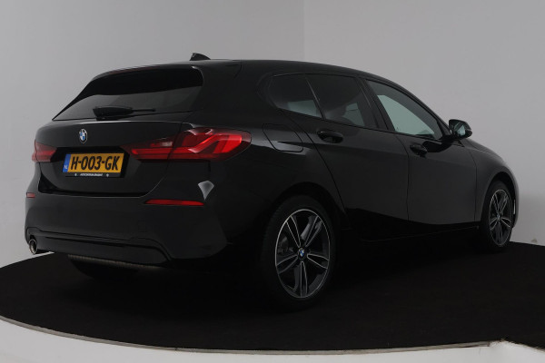 BMW 1-serie 118i Executive Edition (SFEERVERLICHTING, DIGITALE COCKPIT, NAVIGATIE, PARKEERSENSOREN, CRUISE CONTROL)