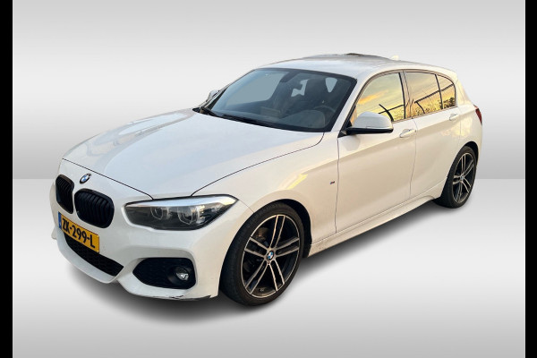 BMW 1-serie 118i Edition M Sport Shadow High Exe. / Leder / Navigatie / Parkeerhulp achter / Keyless / 18'' / Getint glas / Stoelverwarming / Cruise Control