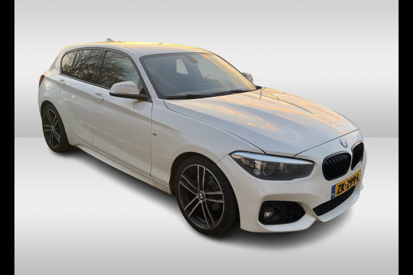 BMW 1-serie 118i Edition M Sport Shadow High Exe. / Leder / Navigatie / Parkeerhulp achter / Keyless / 18'' / Getint glas / Stoelverwarming / Cruise Control