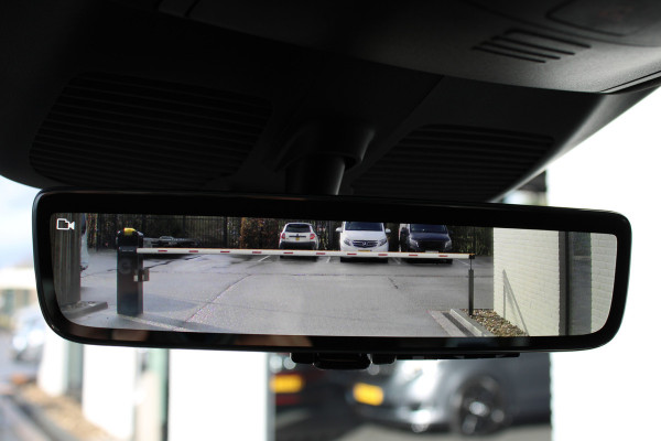 Mercedes-Benz V-Klasse 300d / AMG / Exclusive / 6-Pers / INCL BTW-BPM / 360 Camera / Burmester / Vol Opties / NIEUWSTAAT!!