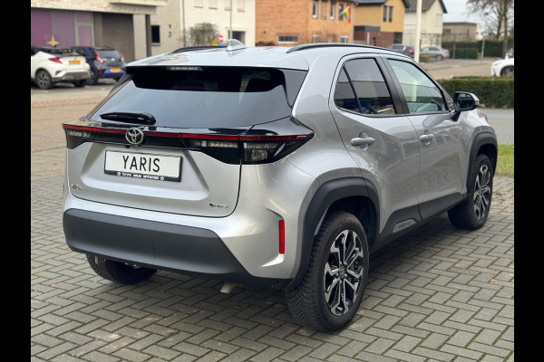 Toyota Yaris Cross 1.5 Hybrid 130PK Dynamic Plus | Winter Pack, 17 inch, Keyless, Stoel + Stuurverwarming, Privacy Glass