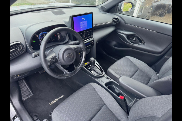 Toyota Yaris Cross 1.5 Hybrid 130PK Dynamic Plus | Winter Pack, 17 inch, Keyless, Stoel + Stuurverwarming, Privacy Glass