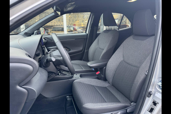 Toyota Yaris Cross 1.5 Hybrid 130PK Dynamic Plus | Winter Pack, 17 inch, Keyless, Stoel + Stuurverwarming, Privacy Glass