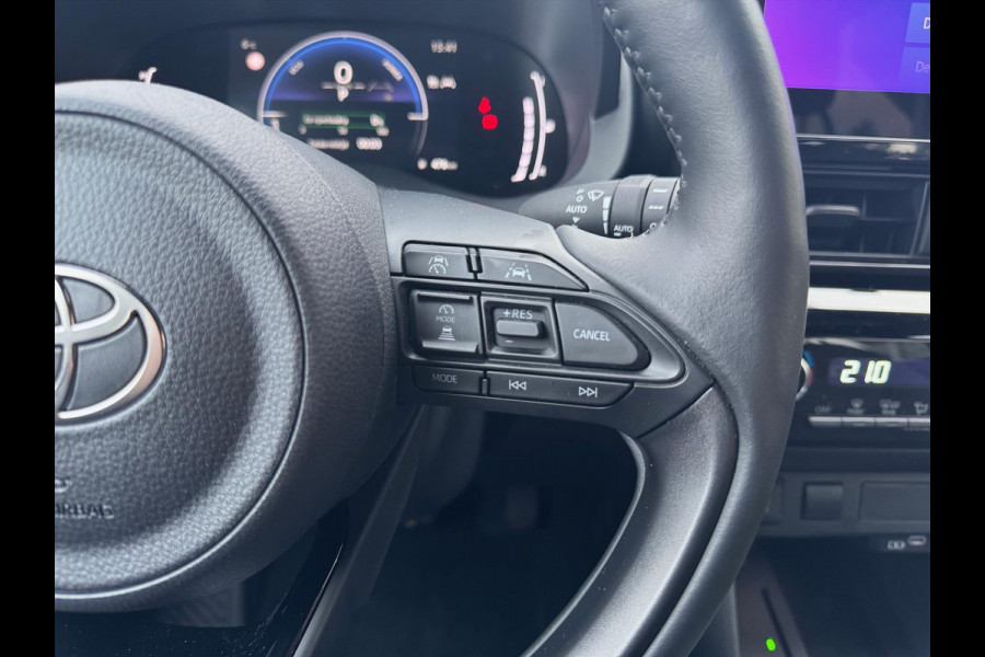 Toyota Yaris Cross 1.5 Hybrid 130PK Dynamic Plus | Winter Pack, 17 inch, Keyless, Stoel + Stuurverwarming, Privacy Glass