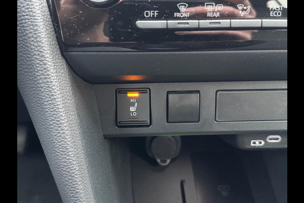 Toyota Yaris Cross 1.5 Hybrid 130PK Dynamic Plus | Winter Pack, 17 inch, Keyless, Stoel + Stuurverwarming, Privacy Glass