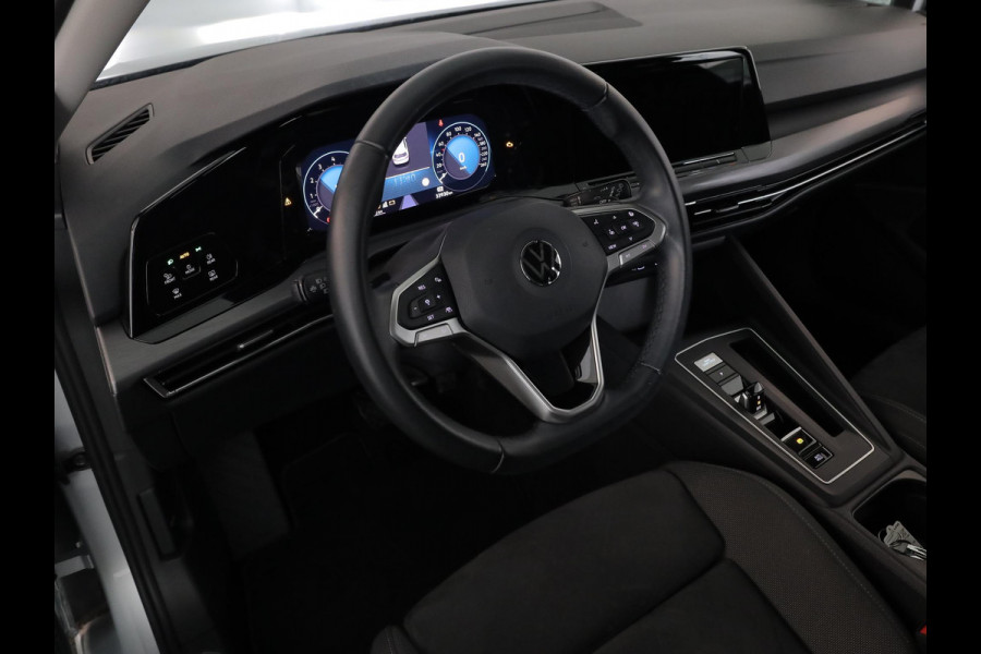 Volkswagen Golf 1.5 eTSI Style 130 PK DSG (Automaat) | Navigatie | Stoel- en stuurverwarming | keyless entry | Parkeer camera | Standkachel |