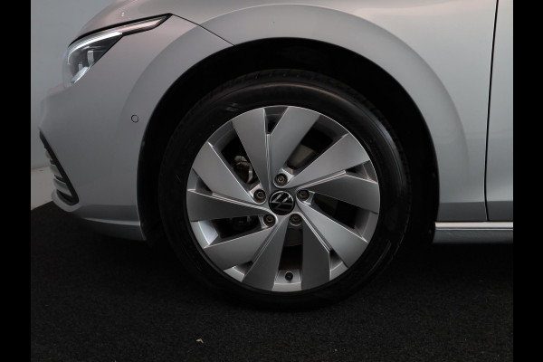 Volkswagen Golf 1.5 eTSI Style 130 PK DSG (Automaat) | Navigatie | Stoel- en stuurverwarming | keyless entry | Parkeer camera | Standkachel |