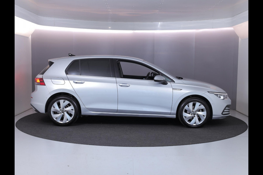 Volkswagen Golf 1.5 eTSI Style 130 PK DSG (Automaat) | Navigatie | Stoel- en stuurverwarming | keyless entry | Parkeer camera | Standkachel |