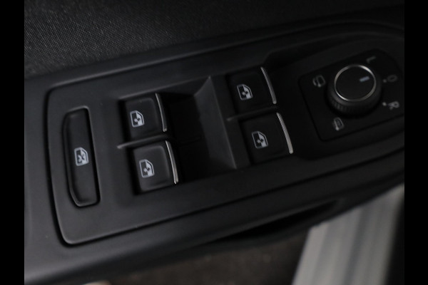 Volkswagen Golf 1.5 eTSI Style 130 PK DSG (Automaat) | Navigatie | Stoel- en stuurverwarming | keyless entry | Parkeer camera | Standkachel |