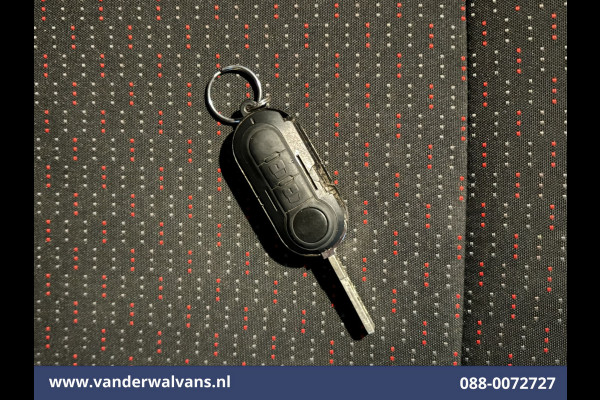 Peugeot Boxer 2.2 BlueHDi 141pk Bakwagen Laadklep Euro6 Airco | Cruisecontrol | 955kg laadvermogen Bijrijdersbank